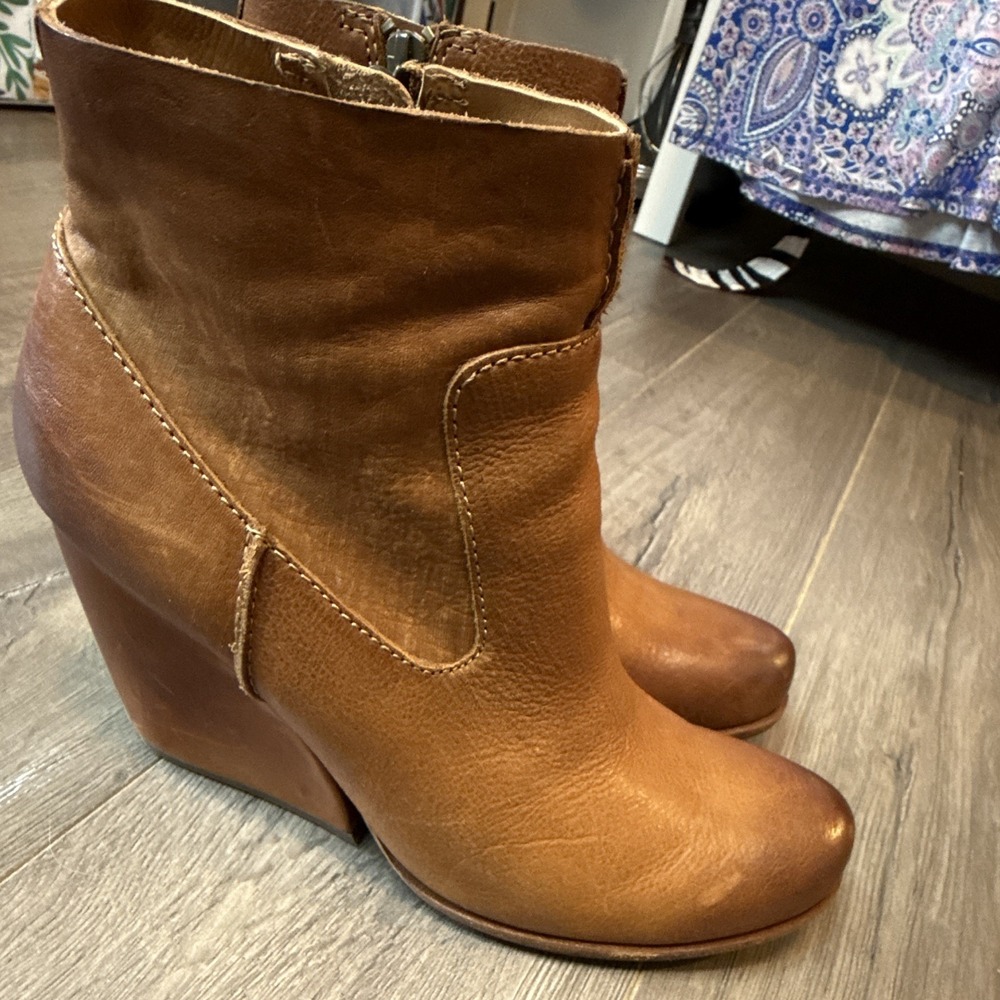 Kork-Ease Brown Leather Ankle Bootie Wedge Zip Round Toe US 9 EU 41 M/W - Picture 5 of 5